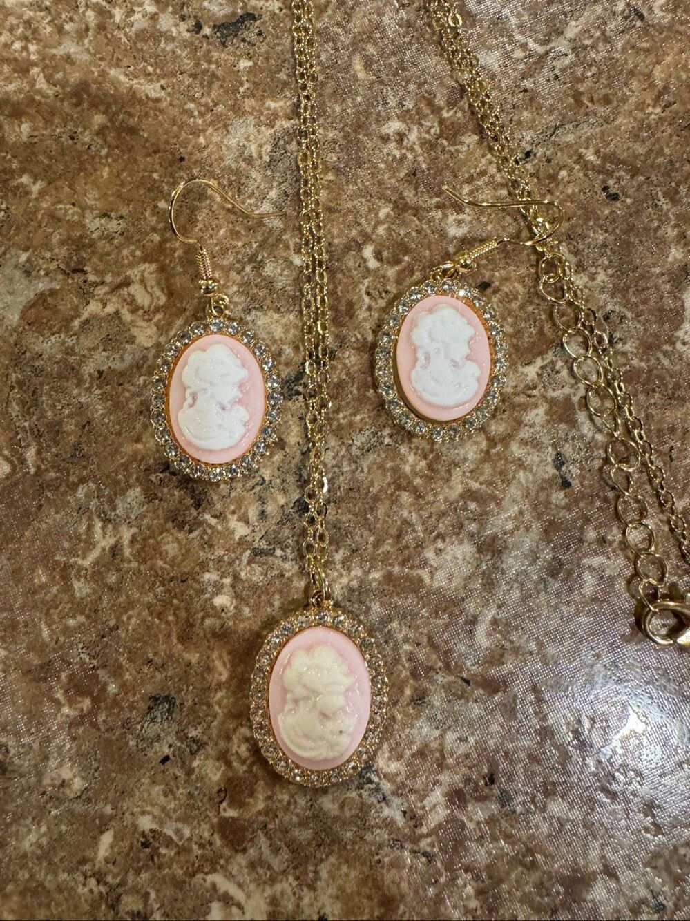 Vintage Style Pink Cameo Necklace Earrings Set Gold Tone Rhinestone